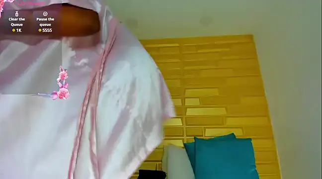 Snapshot of ebony_beckyy chatting on 01/17/25, 01:24 ebony beckyy online show from 01/17/25, 01:24