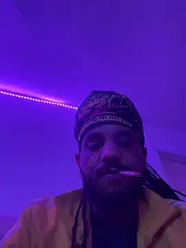 Snapshot of Rastamanzigy22 chatting on 10/16/25, 01:06 Rastamanzigy22 online show from 10/16/25, 01:06