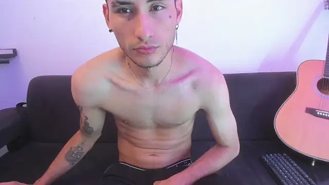 Henrikk senn online show from 06/09/26, 07:58