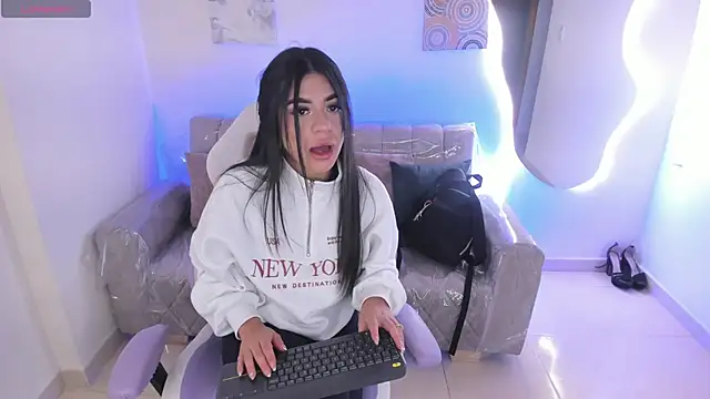 Charlotte cowell sub1  online show from 12/01/25, 06:02