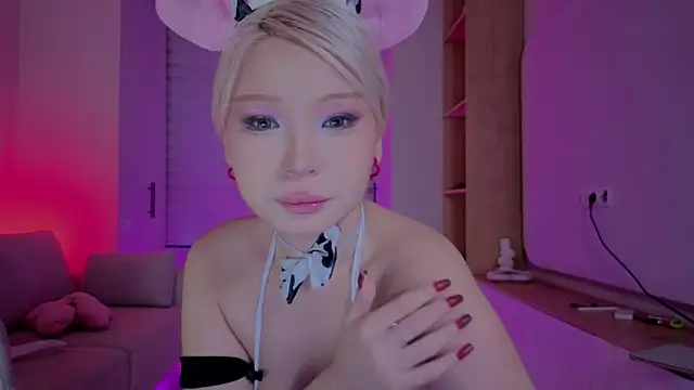 Snapshot of RileyMee chatting on 11/01/25, 03:08 RileyMee online show from 11/01/25, 03:08