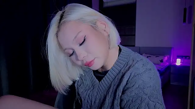 Snapshot of RileyMee chatting on 11/16/25, 01:22 RileyMee online show from 11/16/25, 01:22