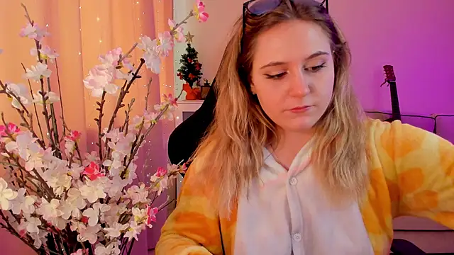 Diana Flower online show from 03/19/25, 11:06