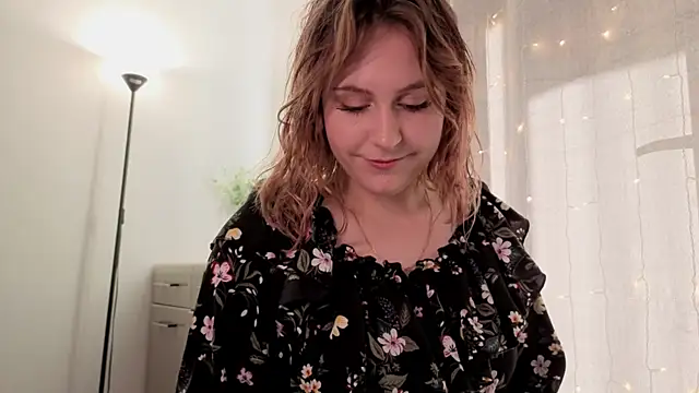 Diana Flower online show from 09/28/25, 10:31