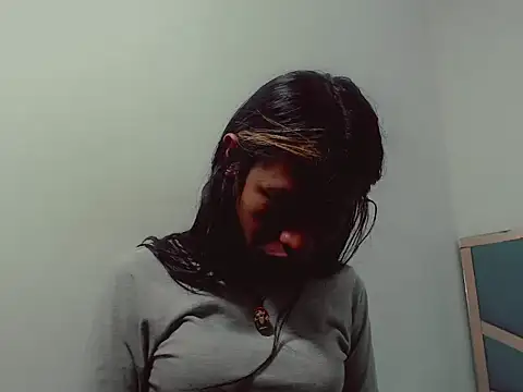 Snapshot of danna_veryhot_ chatting on 12/15/25, 07:40 danna veryhot online show from 12/15/25, 07:40