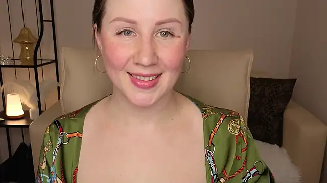 Snapshot of Helens_love chatting on 04/20/26, 08:50 Helens love online show from 04/20/26, 08:50