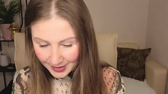 Snapshot of Helens_love chatting on 05/21/26, 02:18 Helens love online show from 05/21/26, 02:18
