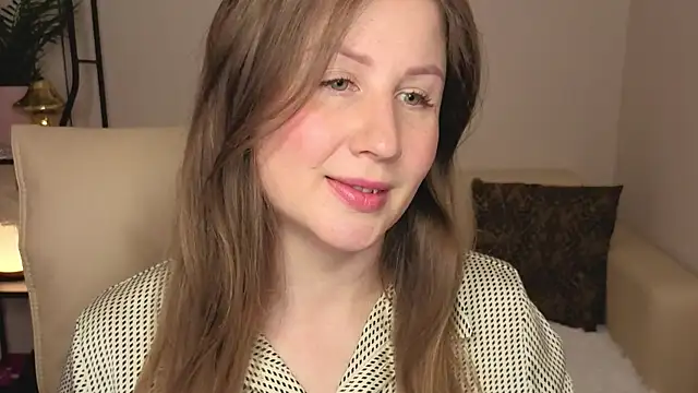 Snapshot of Helens_love chatting on 05/24/26, 01:10 Helens love online show from 05/24/26, 01:10