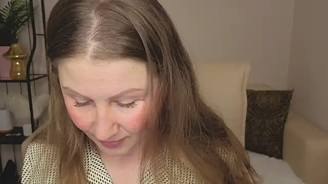Snapshot of Helens_love chatting on 06/06/26, 01:54 Helens love online show from 06/06/26, 01:54