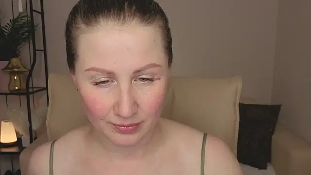 Snapshot of Helens_love chatting on 06/07/26, 05:22 Helens love online show from 06/07/26, 05:22