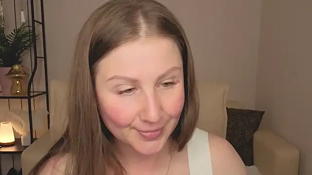 Snapshot of Helens_love chatting on 06/25/26, 05:23 Helens love online show from 06/25/26, 05:23