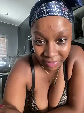 Snapshot of Candy_Love_18 chatting on 02/20/26, 09:10 Candy Love 18 online show from 02/20/26, 09:10