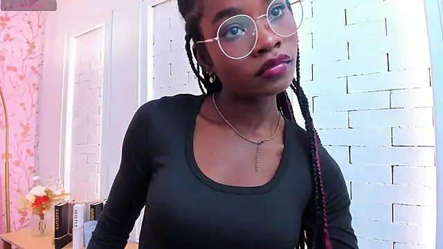 Snapshot of amber-hill chatting on 02/13/25, 07:10 amber-hill online show from 02/13/25, 07:10