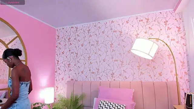 Snapshot of amber-hill chatting on 02/23/25, 01:24 amber-hill online show from 02/23/25, 01:24