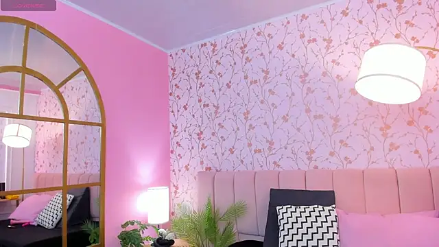 Snapshot of amber-hill chatting on 02/25/25, 10:07 amber-hill online show from 02/25/25, 10:07