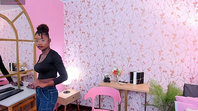 Snapshot of amber-hill chatting on 03/12/25, 01:25 amber-hill online show from 03/12/25, 01:25