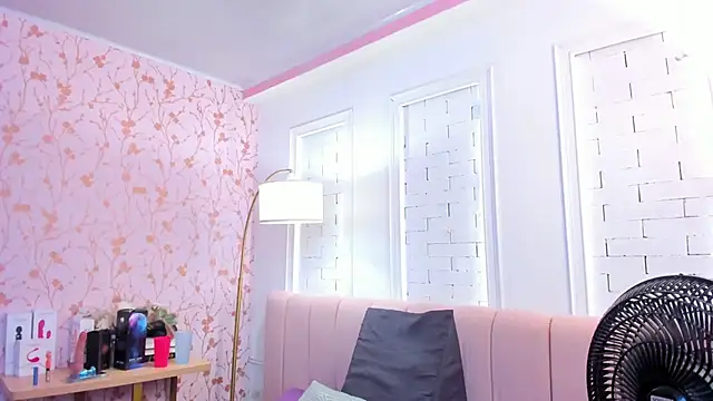 Snapshot of amber-hill chatting on 09/16/25, 07:04 amber-hill online show from 09/16/25, 07:04