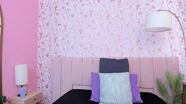 Snapshot of amber-hill chatting on 10/27/25, 07:07 amber-hill online show from 10/27/25, 07:07