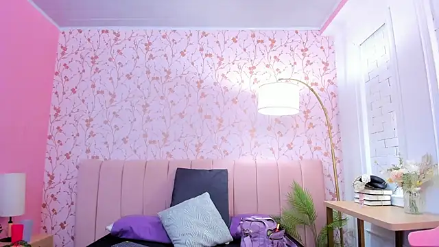 Snapshot of amber-hill chatting on 10/28/25, 07:16 amber-hill online show from 10/28/25, 07:16