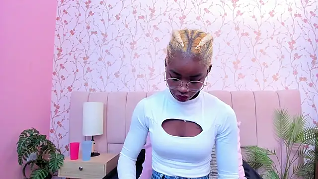 Snapshot of amber-hill chatting on 12/02/25, 07:09 amber-hill online show from 12/02/25, 07:09