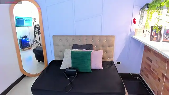 amber-hill online show from 07/07/26, 12:09