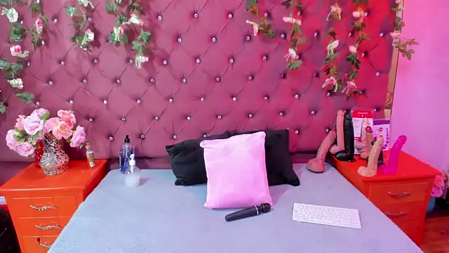 Mariana Prin online show from 10/29/25, 03:53