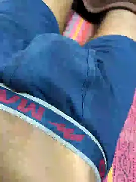 Snapshot of Yours_daddy6728 chatting on 01/07/25, 08:34 Yours daddy6728 online show from 01/07/25, 08:34