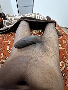 Snapshot of Yours_daddy6728 chatting on 02/06/25, 12:16 Yours daddy6728 online show from 02/06/25, 12:16