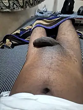 Snapshot of Yours_daddy6728 chatting on 01/10/26, 01:13 Yours daddy6728 online show from 01/10/26, 01:13