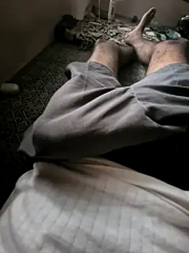 Snapshot of Yours_daddy6728 chatting on 03/04/26, 12:44 Yours daddy6728 online show from 03/04/26, 12:44