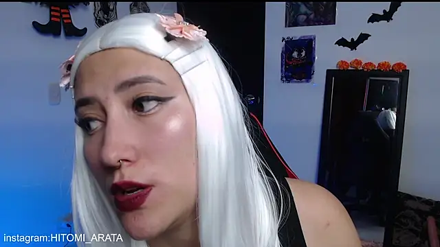 hitomi arata online show from 10/15/25, 12:33