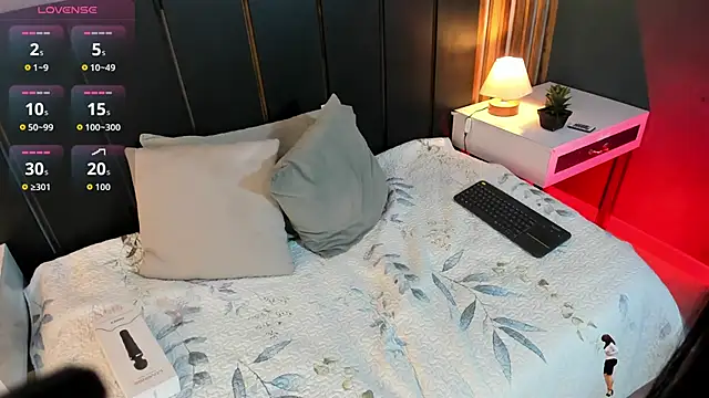 Janne lee online show from 11/18/25, 08:24