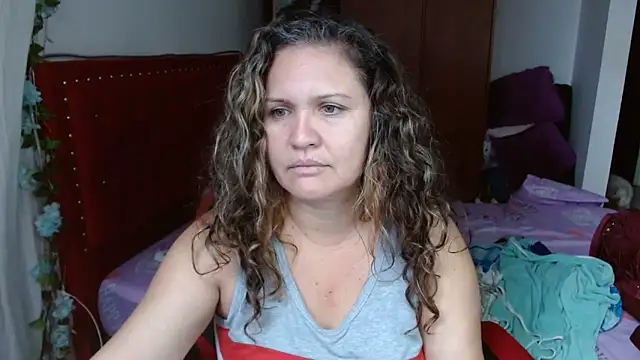 helenca43 online show from 11/25/25, 12:49