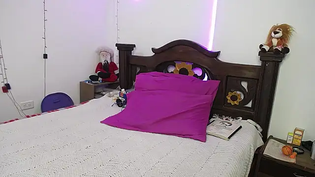 DominaLeona online show from 01/24/25, 11:23