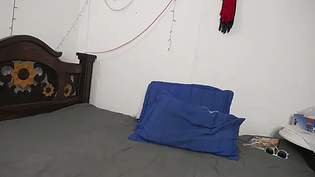 DominaLeona online show from 03/06/25, 11:42