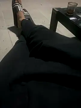 Snapshot of YawlingJingoist chatting on 12/14/25, 10:14 YawlingJingoist online show from 12/14/25, 10:14