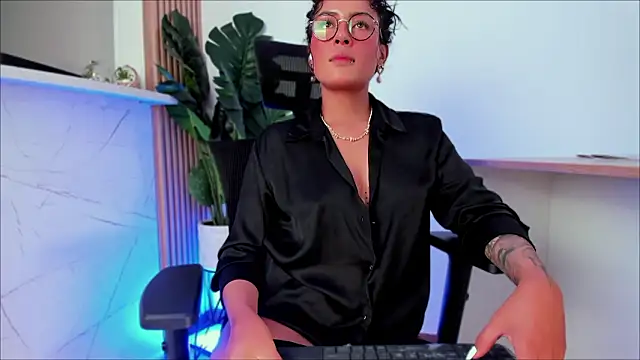 Snapshot of EviePhoenix chatting on 01/31/26, 10:19 EviePhoenix online show from 01/31/26, 10:19