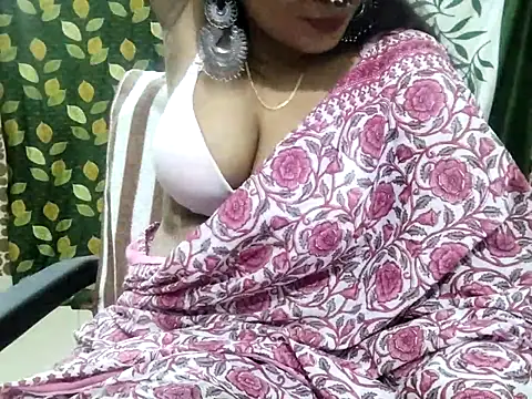 Snapshot of Aarvi_Arora chatting on 03/22/25, 01:30 Aarvi Arora online show from 03/22/25, 01:30