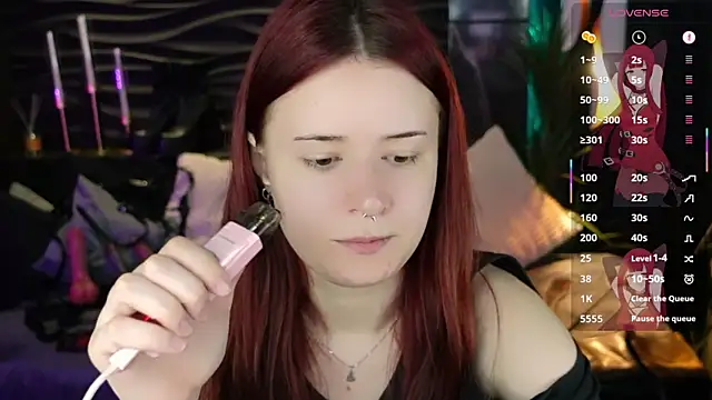 Lily Moonlight online show from 06/10/26, 07:29