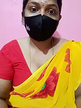 Snapshot of Renuma chatting on 10/27/25, 11:36 Renuma online show from 10/27/25, 11:36