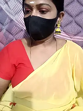 Snapshot of Renuma chatting on 11/19/25, 04:23 Renuma online show from 11/19/25, 04:23