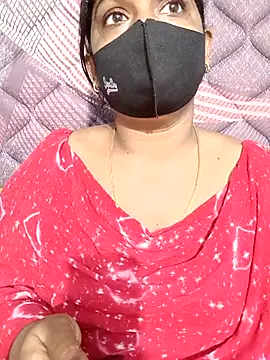 Snapshot of Renuma chatting on 11/28/25, 04:26 Renuma online show from 11/28/25, 04:26