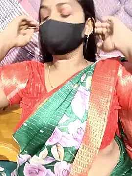 Snapshot of Renuma chatting on 12/18/25, 03:56 Renuma online show from 12/18/25, 03:56