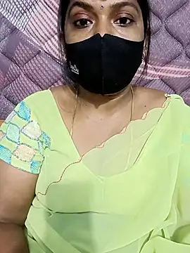 Snapshot of Renuma chatting on 12/20/25, 04:41 Renuma online show from 12/20/25, 04:41