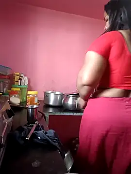 Snapshot of Renuma chatting on 12/23/25, 05:38 Renuma online show from 12/23/25, 05:38