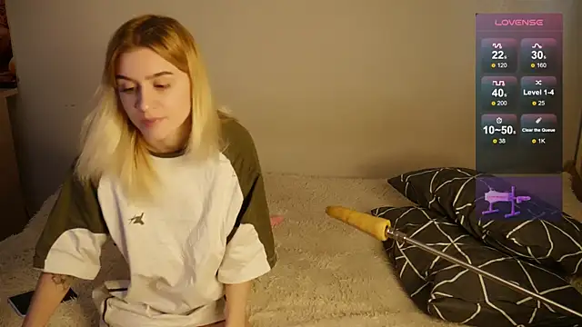 Snapshot of ley_tori chatting on 03/31/26, 02:57 ley tori online show from 03/31/26, 02:57