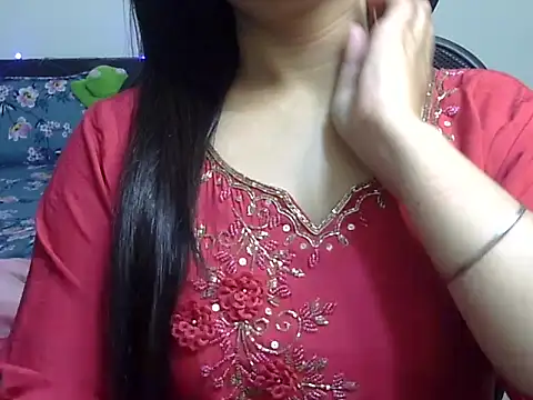 Snapshot of WildRuhi20 chatting on 02/15/26, 07:05 WildRuhi20 online show from 02/15/26, 07:05