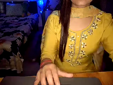 Snapshot of WildRuhi20 chatting on 02/19/26, 05:25 WildRuhi20 online show from 02/19/26, 05:25