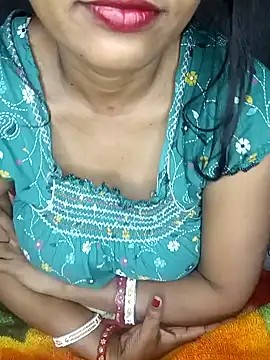 Snapshot of Wifesuman40 chatting on 12/31/24, 02:19 Wifesuman40 online show from 12/31/24, 02:19