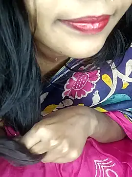 Snapshot of Wifesuman40 chatting on 01/17/25, 05:11 Wifesuman40 online show from 01/17/25, 05:11